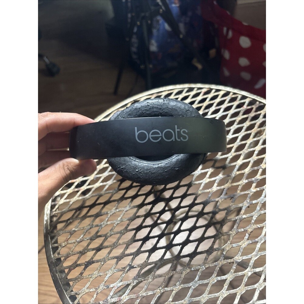 Beats by Dr. Dre Studio3 Over the Ear Headphones REPAIR/PARTS ONLY No Power